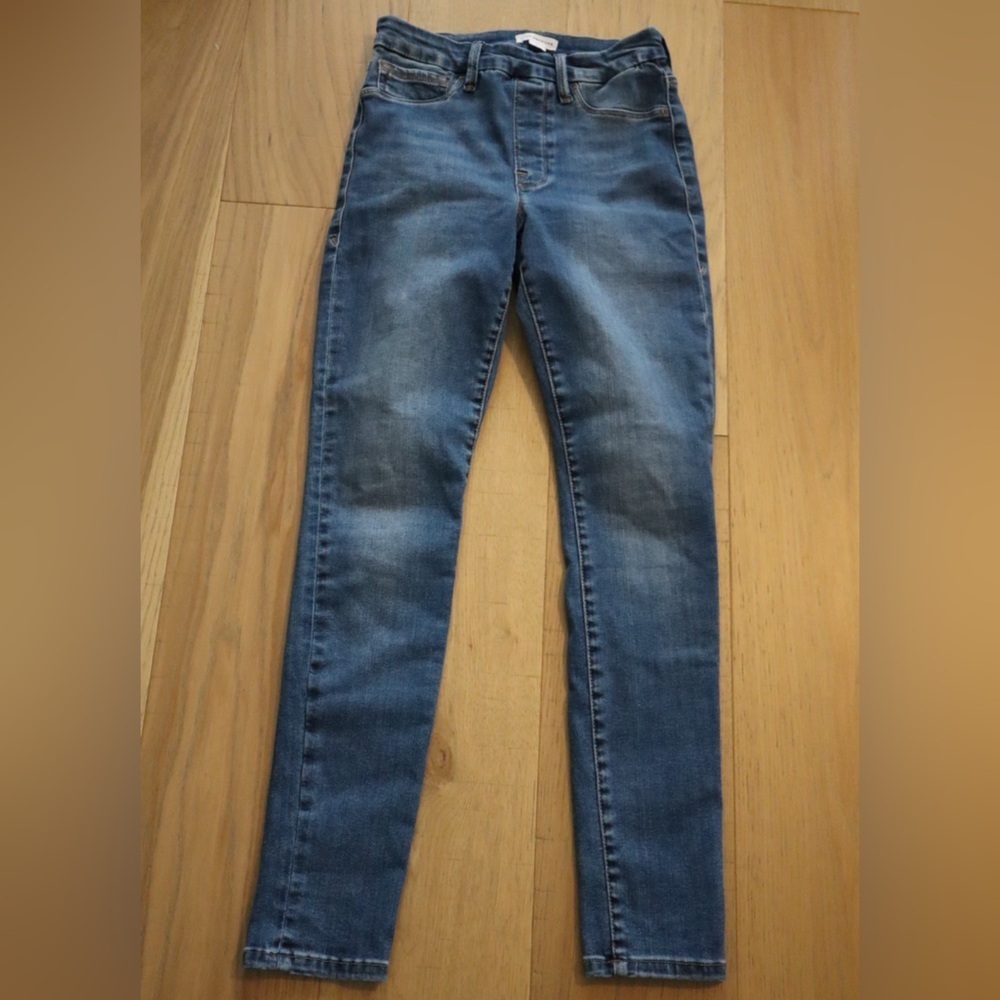Good American Pull-On Skinny Jeans